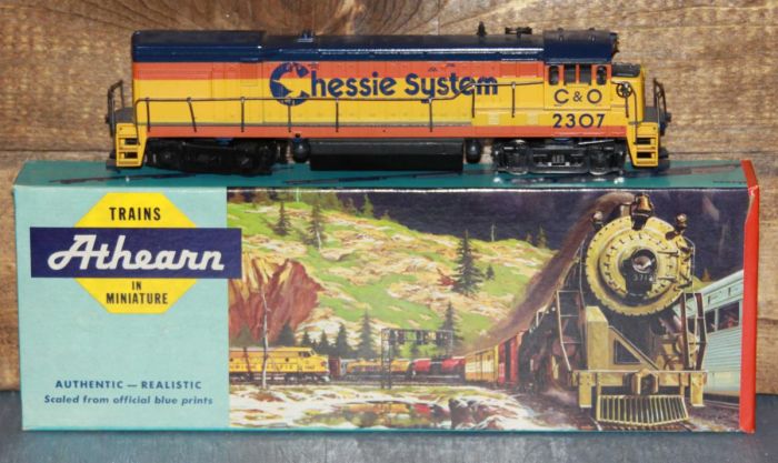 Athearn Minnesota Models HO Scale Chessie C&O 2307 U30B Unpowered Locomotive