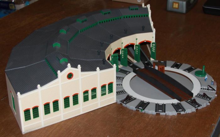 Bachmann HO 6 Stall Roundhouse & EZ-Track Manual Turntable